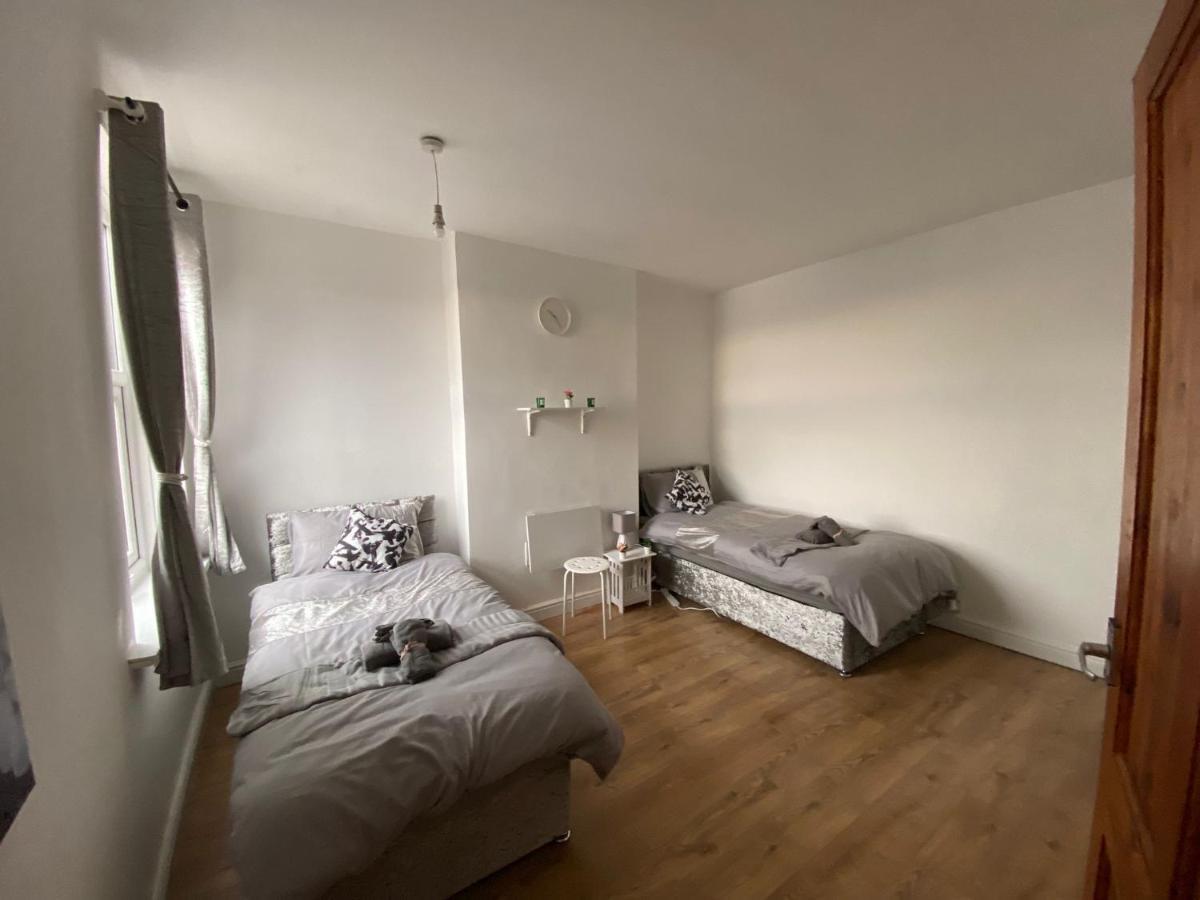 Center Place - Near City Center Apartment *